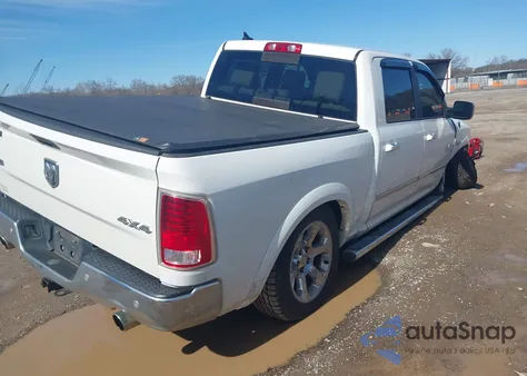 2017 Ram 1500 Laramie 4X4 5'7 Box z USA, uszkodzony, nr VIN 1C6RR7NT5HS660003